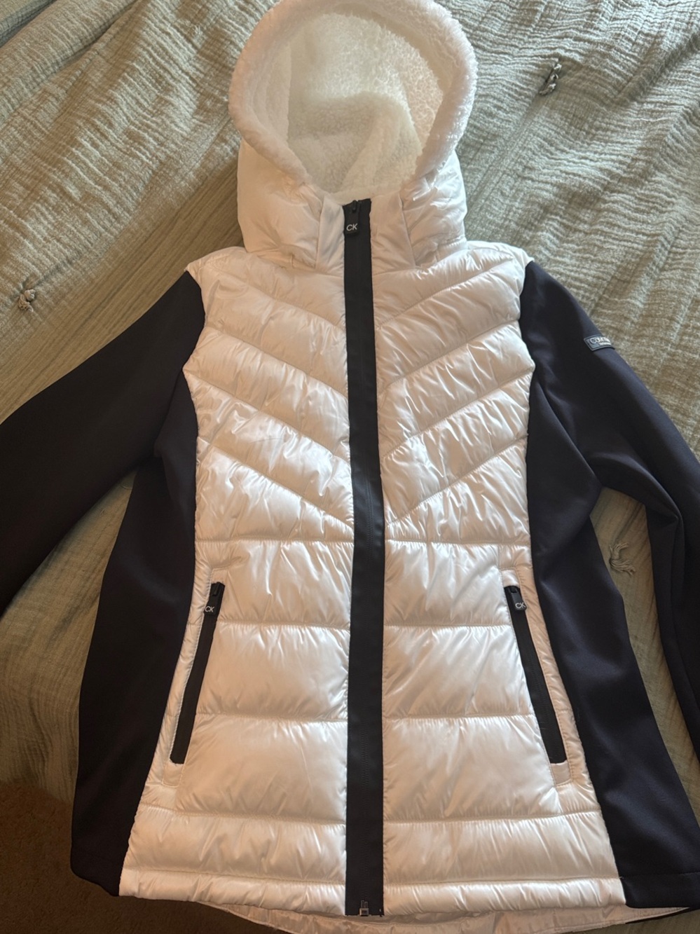 Calvin Klein Performance White and Black Two-Tone Hooded Puffer